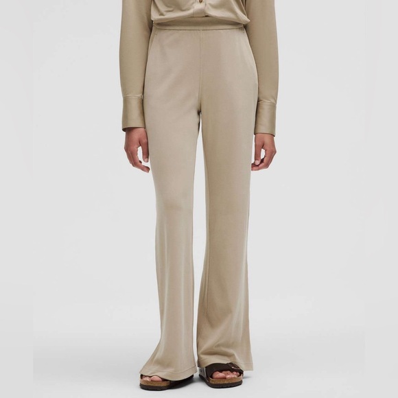 lululemon athletica Pants - Lululemon Softstreme High-Rise Wide-Leg Pique Pant•Pleat Trouser•Sheer Oak•NWT•L